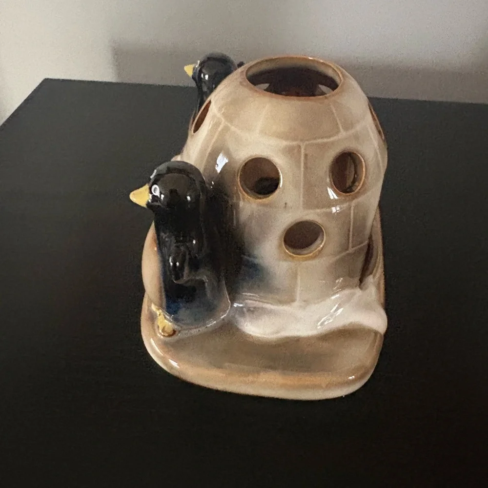 Vintage Retired Yankee Candle Ceramic Penguins Tea Light Holder New, Never Used!